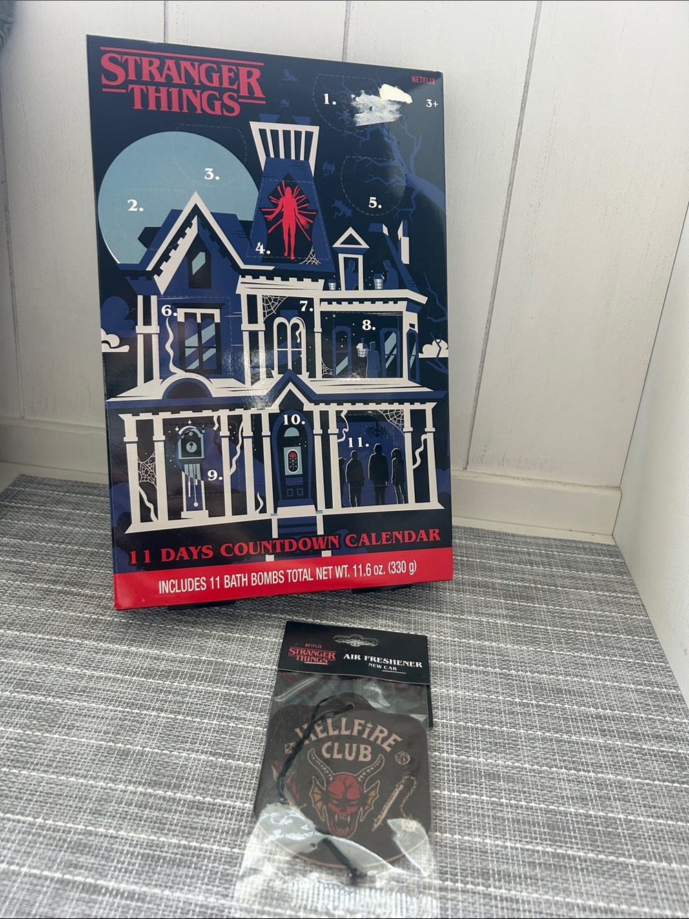 Netflix Stranger Things Countdown Calendar + car freshener NEW